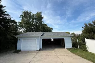 1229 Jeanette Dr, Riverside, OH 45432 - Photo 3
