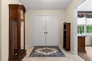 156 Manor Ln, Washington Twp, OH 45429 - Photo 13