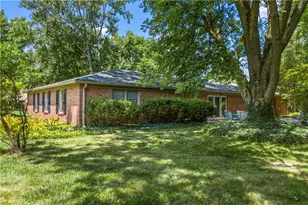 156 Manor Ln, Washington Twp, OH 45429 - Photo 7