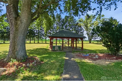 8601 Lochard Road, Sidney, OH 45365 - Photo 25
