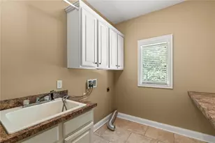 2314 Crestridge Dr, Butler Twp, OH 45414 - Photo 43