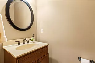 2314 Crestridge Dr, Butler Twp, OH 45414 - Photo 37