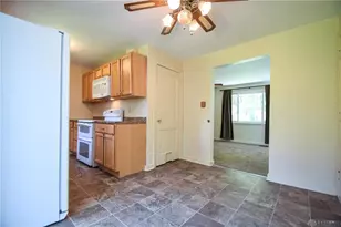 512 Carrlands Dr, Kettering, OH 45429 - Photo 9