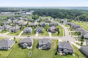 3581 Cypress Pointe Dr, Bellbrook, OH 45305 - Photo 11