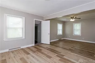 401 S Alex Rd, West Carrollton, OH 45449 - Photo 9