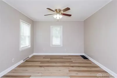 401 S Alex Road, West Carrollton, OH 45449 - Photo 11