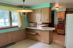2520 Hollyview St NE, Canton, OH 44721 - Photo 9