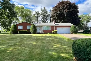 2520 Hollyview St NE, Canton, OH 44721 - Photo 3