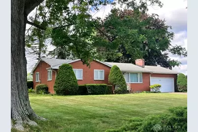 2520 Hollyview St NE, Canton, OH 44721 - Photo 1