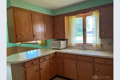 2520 Hollyview St NE, Canton, OH 44721 - Photo 11