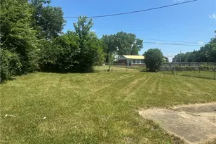 5230 Rockport Ave, Trotwood, OH 45417 - Photo 3