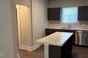 1042 W 2nd St, Dayton, OH 45402 - Photo 9