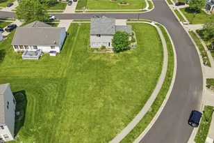 70 E Long Meadow Dr, Springboro, OH 45066 - Photo 3