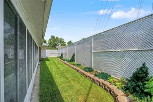 6301 Blossom Park Dr, West Carrollton, OH 45449 - Photo 37
