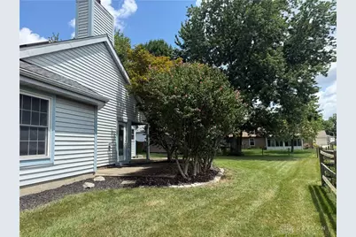 481 Meadowview Court, Vandalia, OH 45377 - Photo 3