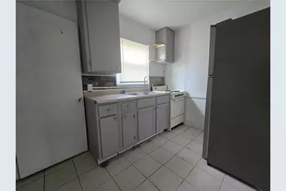 734 Elmhurst Road, Dayton, OH 45417 - Photo 9