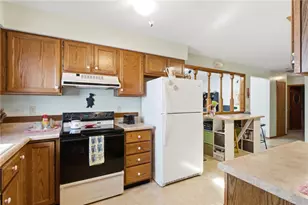819 Spring Lake Cir, Enon, OH 45323 - Photo 11