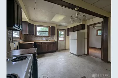 711 Kinnane Avenue, Springfield Twp, OH 45505 - Photo 5