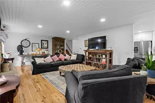 129 Corinthian Dr, Chester Township, OH 45177 - Photo 3