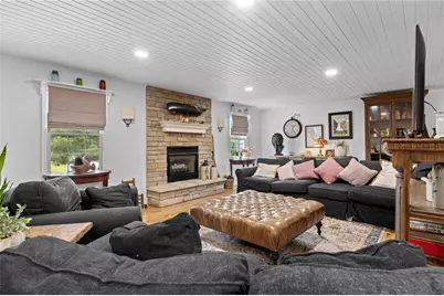 129 Corinthian Drive, Chester Township, OH 45177 - Photo 5