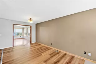 187 Golfwood Dr, West Carrollton, OH 45449 - Photo 9