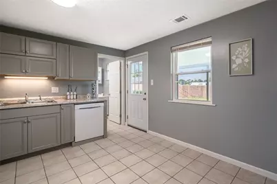 212 Doyle Avenue, Brookville, OH 45309 - Photo 5