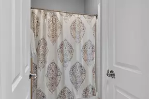 2298 Crestridge Dr, Butler Twp, OH 45414 - Photo 27