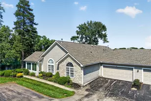 224 Edinburgh Village Dr, Washington Twp, OH 45458 - Photo 5