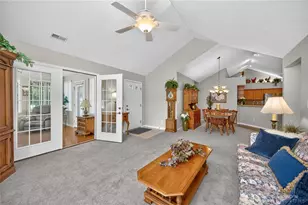 224 Edinburgh Village Dr, Washington Twp, OH 45458 - Photo 13