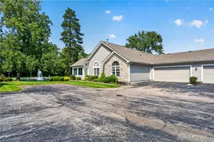 224 Edinburgh Village Dr, Washington Twp, OH 45458 - Photo 3
