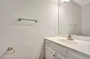 10667 Montgomery Rd, Cincinnati, OH 45242 - Photo 13