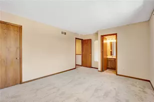10667 Montgomery Rd, Cincinnati, OH 45242 - Photo 17