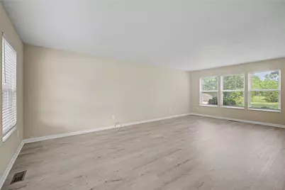 4047 Loyala Chase Lane, Dayton, OH 45424 - Photo 7