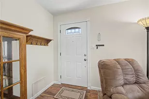 1290 Hollowbrook Dr, Centerville, OH 45458 - Photo 5