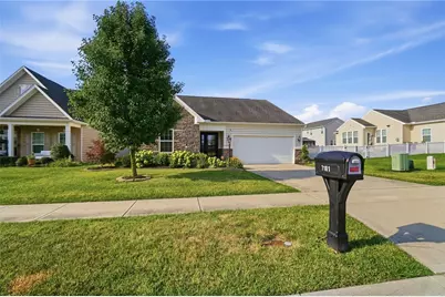 7101 Bluestream Drive, Tipp City, OH 45371 - Photo 3