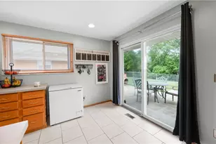 1733 Beaver Creek Ln, Dayton, OH 45429 - Photo 9