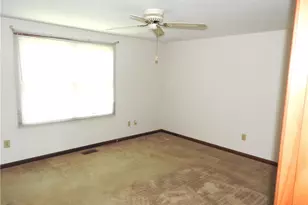 8180 Dog Leg Rd, Butler Twp, OH 45414 - Photo 11