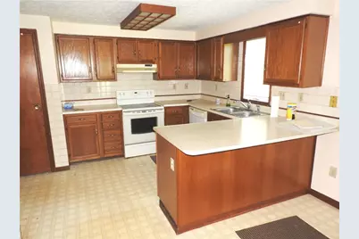8180 Dog Leg Road, Butler Twp, OH 45414 - Photo 5