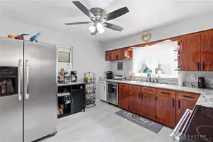 1466 S Central Dr, Beavercreek, OH 45432 - Photo 9