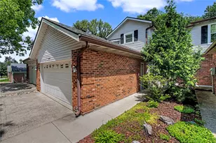 2542 Valais Ct, Sugarcreek Twp, OH 45458 - Photo 3