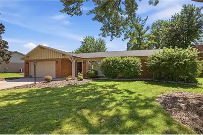 300 Woodlawn Drive, Tipp City, OH 45371 - Photo 3