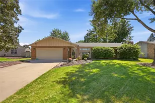 300 Woodlawn Dr, Tipp City, OH 45371 - Photo 1