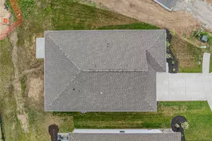 305 Lightfoot Ct, New Carlisle, OH 45344 - Photo 3
