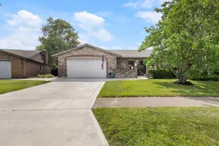 1395 Cornish Dr, Vandalia, OH 45377 - Photo 3
