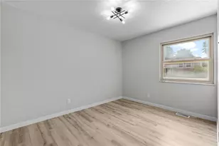 333 Ellenwood Dr, West Carrollton, OH 45449 - Photo 13