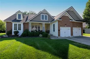 909 Hickory Trail Dr, Wilmington, OH 45177 - Photo 1