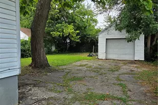 445 E Siebenthaler Ave, Dayton, OH 45405 - Photo 11