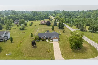 815 W Eva Circle, Springfield Twp, OH 45504 - Photo 5
