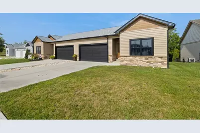 693 Waldsmith Way, Vandalia, OH 45377 - Photo 3