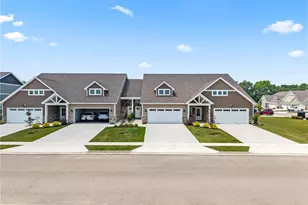 819 Brookwood Cir, Tipp City, OH 45371 - Photo 1